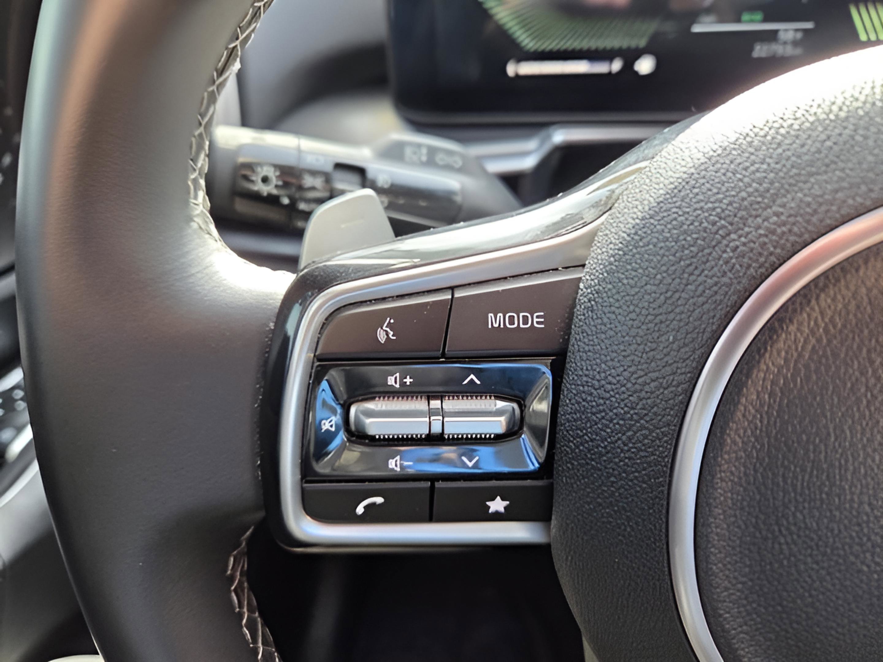 Used 2025 Kia Sorento EX image 25