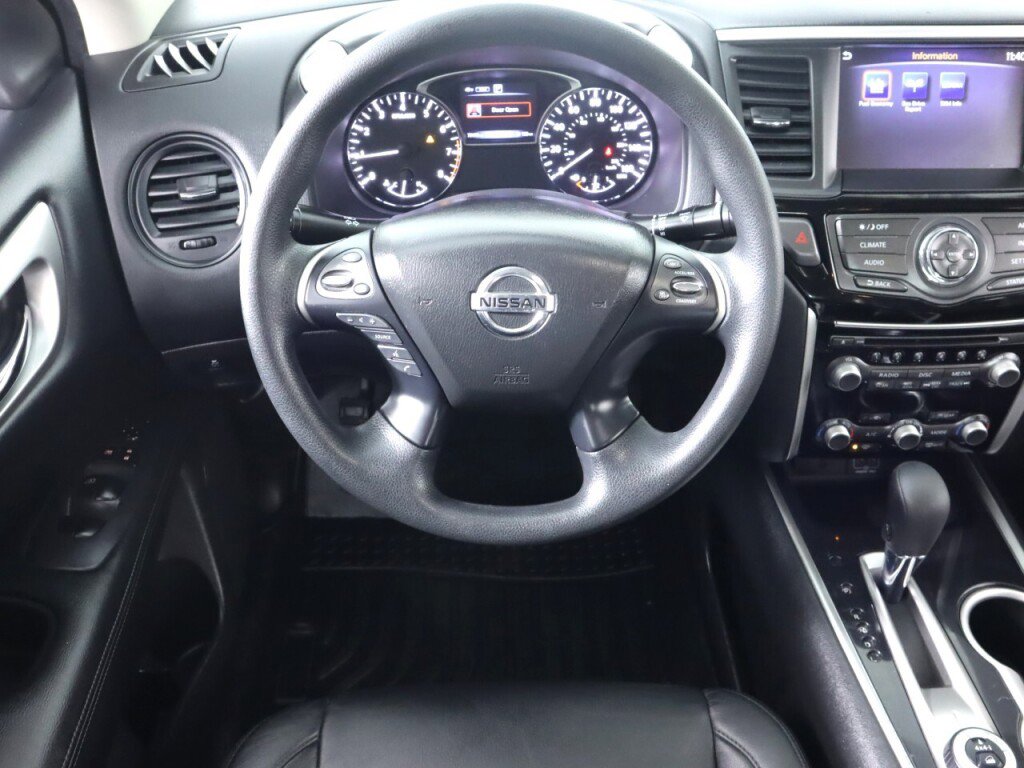 Used 2018 Nissan Pathfinder S image 32