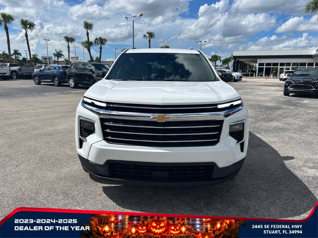 Used 2026 Chevrolet Traverse LT w/ Driver Confidence Package FWD image 2