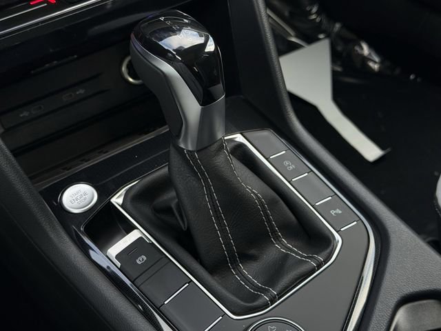 New 2026 Volkswagen Taos SE image 17