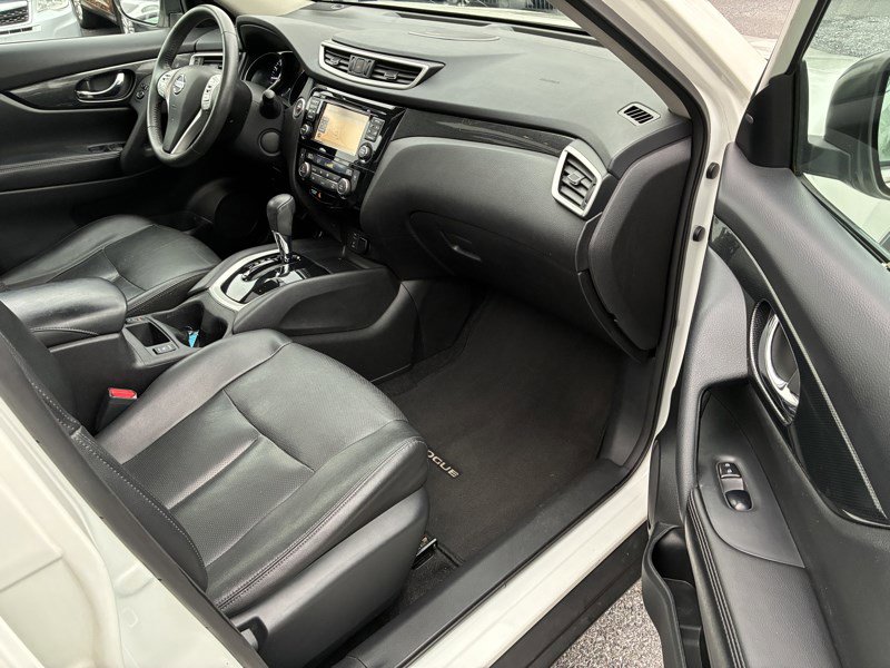 Used 2015 Nissan Rogue SL w/ SL Premium Package image 18