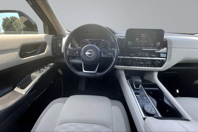 Used 2025 Nissan Pathfinder SV AWD/4WD image 8