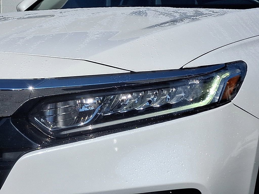 Used 2018 Honda Accord EX image 9