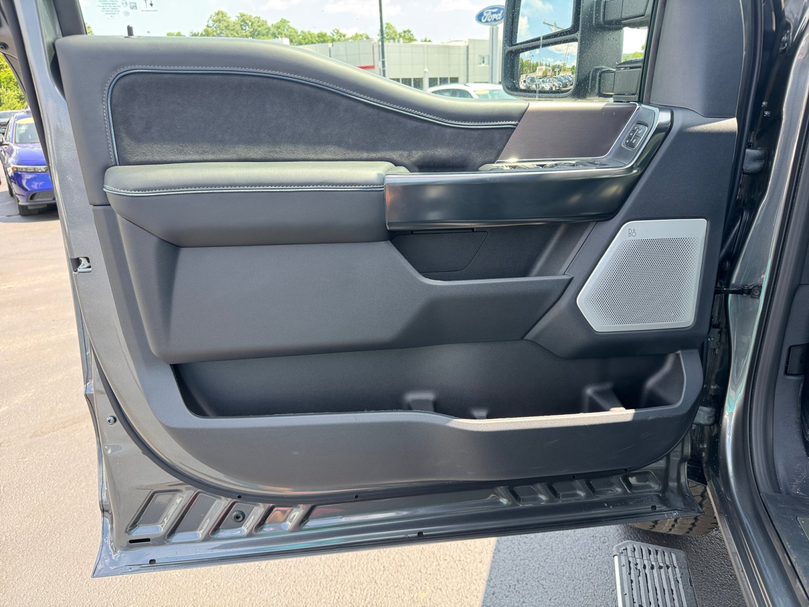 New 2026 Ford F250 Platinum w/ FX4 Off-Road Package AWD/4WD image 24