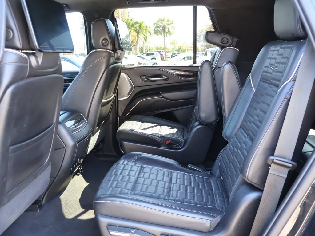 Used 2021 Cadillac Escalade Premium Luxury Platinum image 44