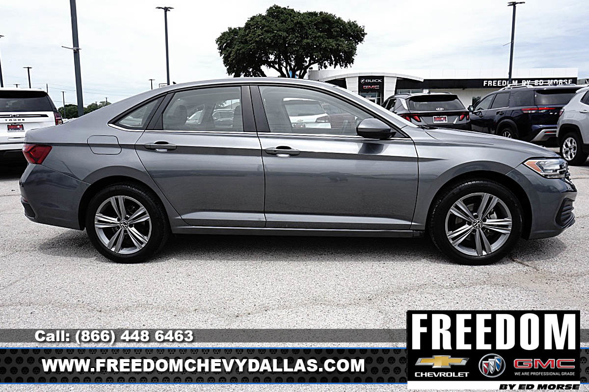 Used 2024 Volkswagen Jetta SE FWD image 36
