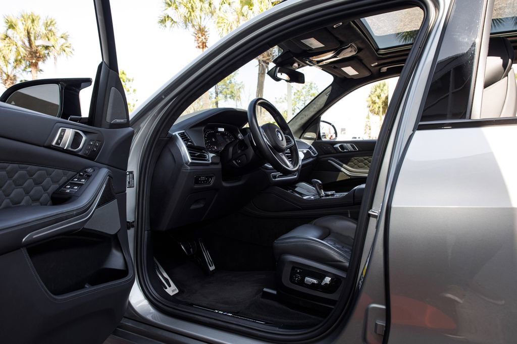 Used 2022 BMW X5 M w/ Competition Package 2 AWD/4WD image 24