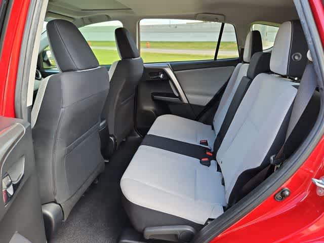 Used 2017 Toyota RAV4 XLE FWD image 17