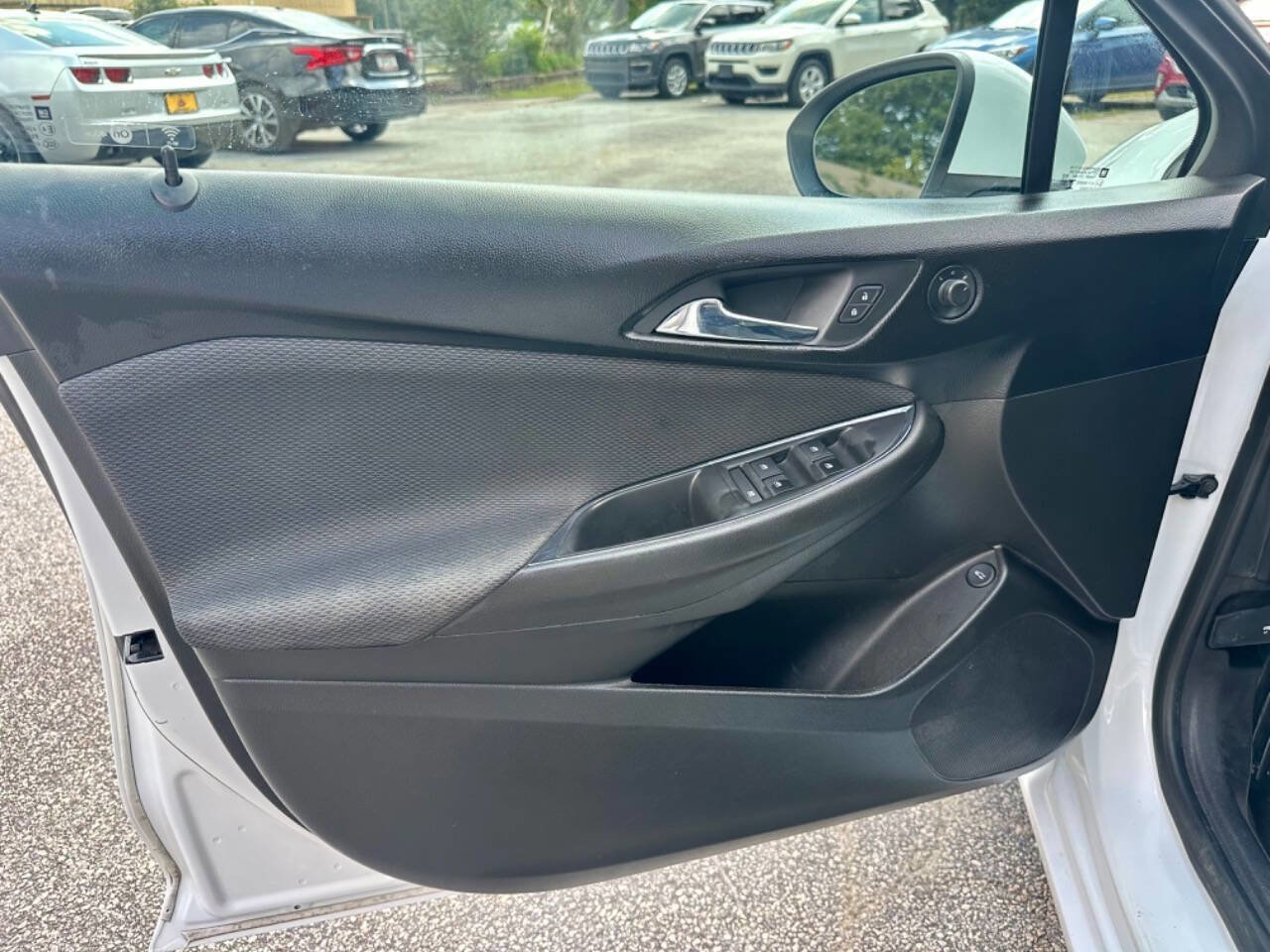 Used 2017 Chevrolet Cruze LT w/ Convenience Package FWD image 11