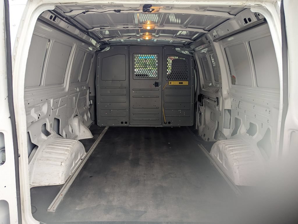 Used 2014 Ford E-150 and Econoline 150 w/ Power Group RWD image 19