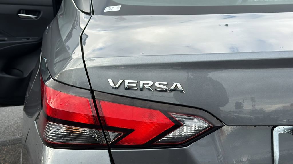 Used 2023 Nissan Versa SV image 12