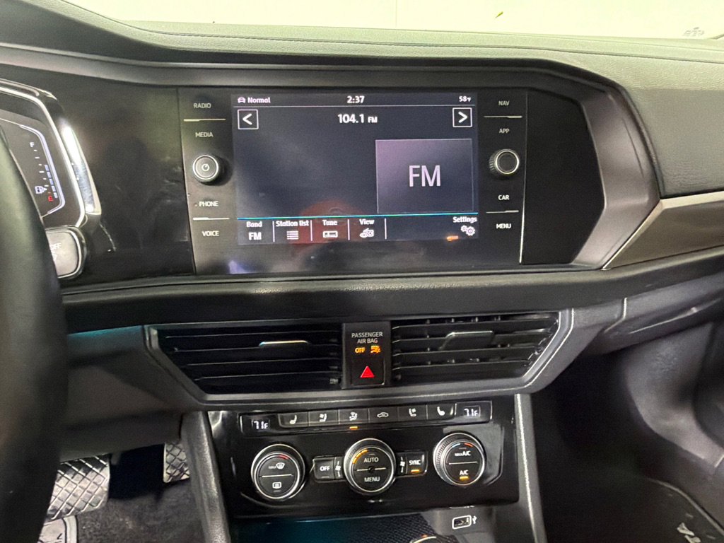 Used 2019 Volkswagen Jetta SEL Premium FWD image 18