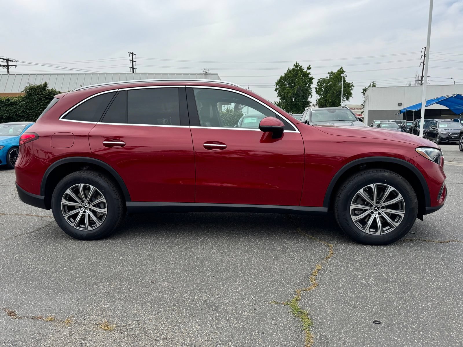 Used 2025 Mercedes-Benz GLC 300 4MATIC image 12