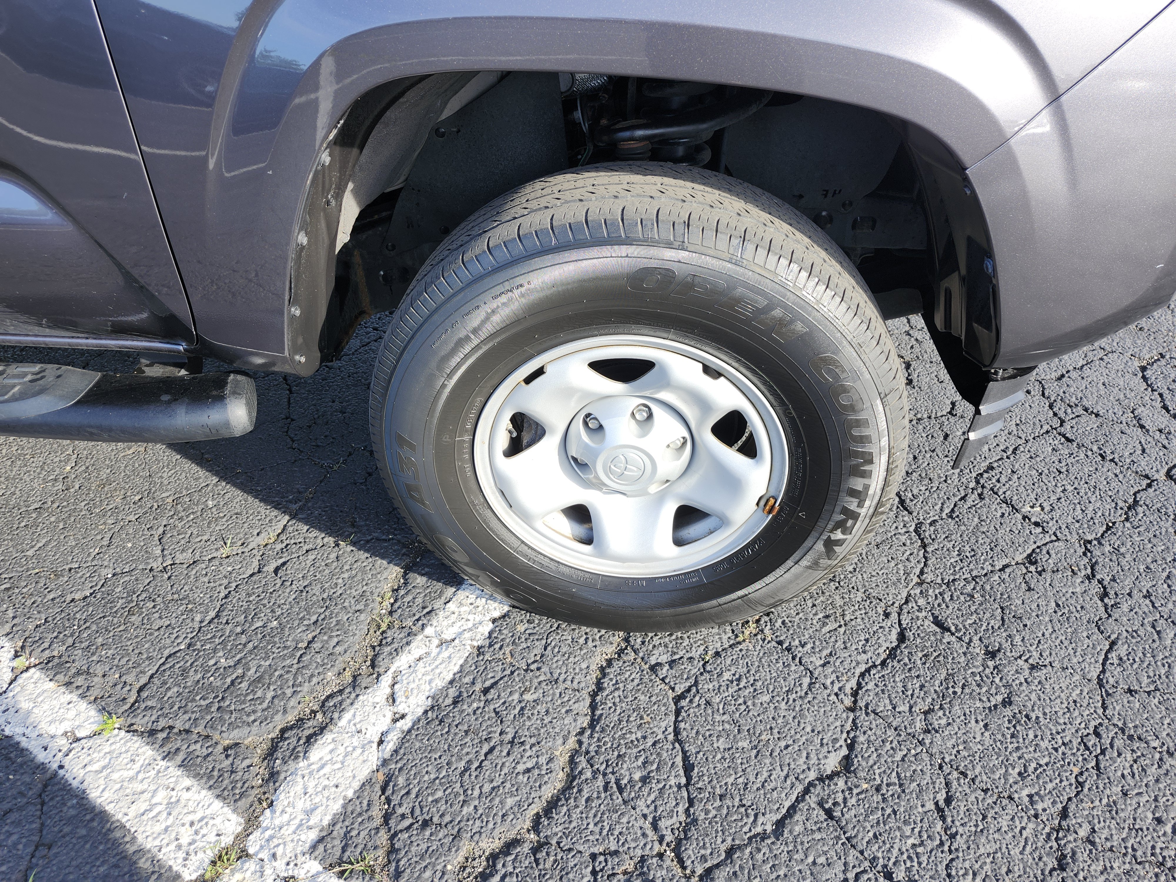 Used 2023 Toyota Tacoma SR RWD image 9
