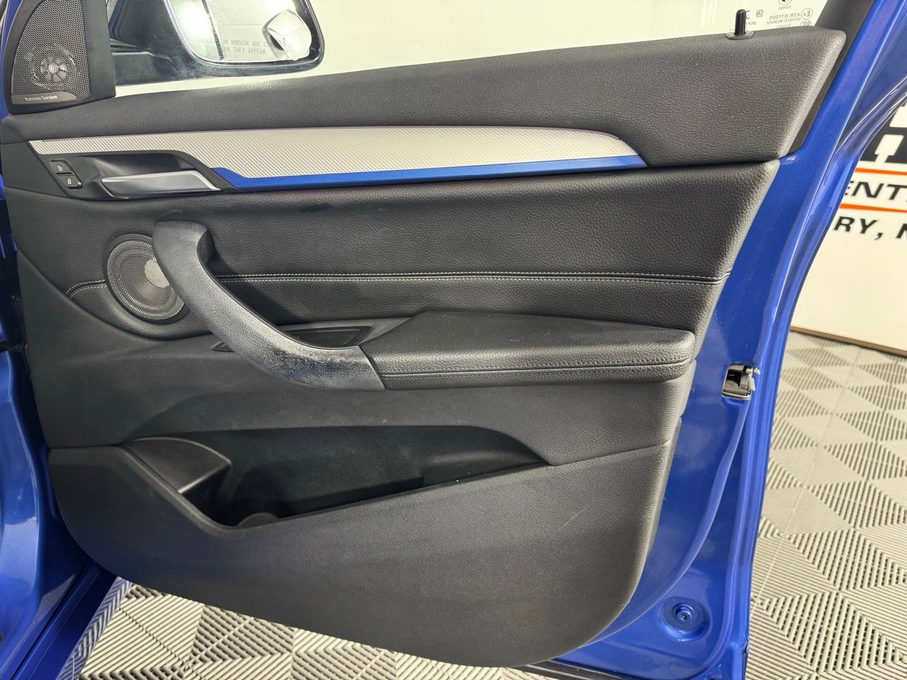 Used 2019 BMW X1 xDrive28i w/ M Sport Package image 27