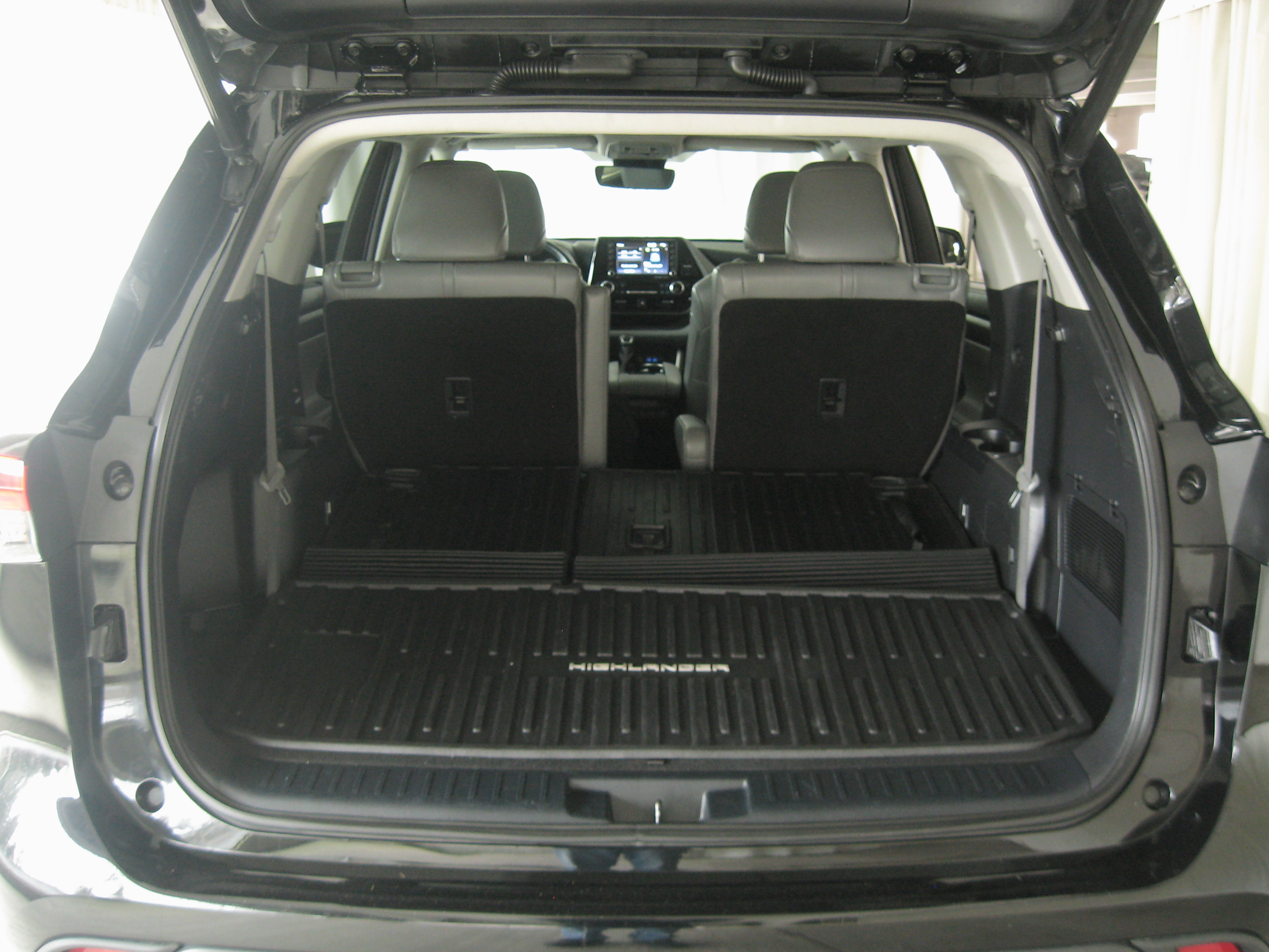 Used 2022 Toyota Highlander XLE image 24