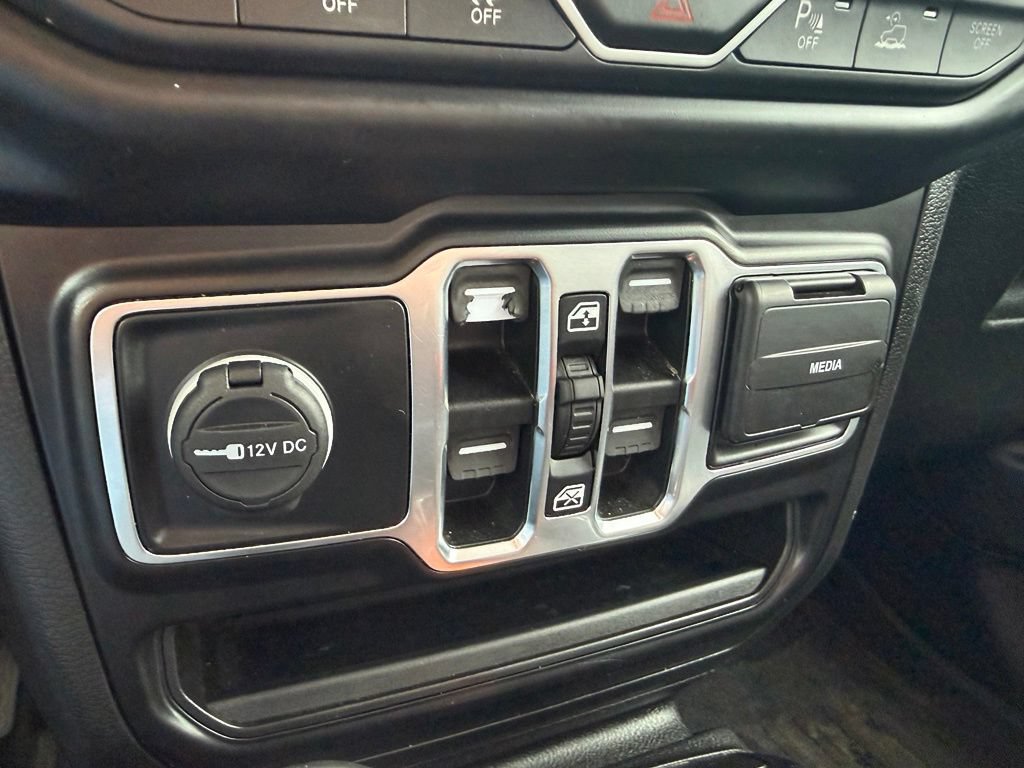 Used 2021 Jeep Gladiator Overland AWD/4WD image 19