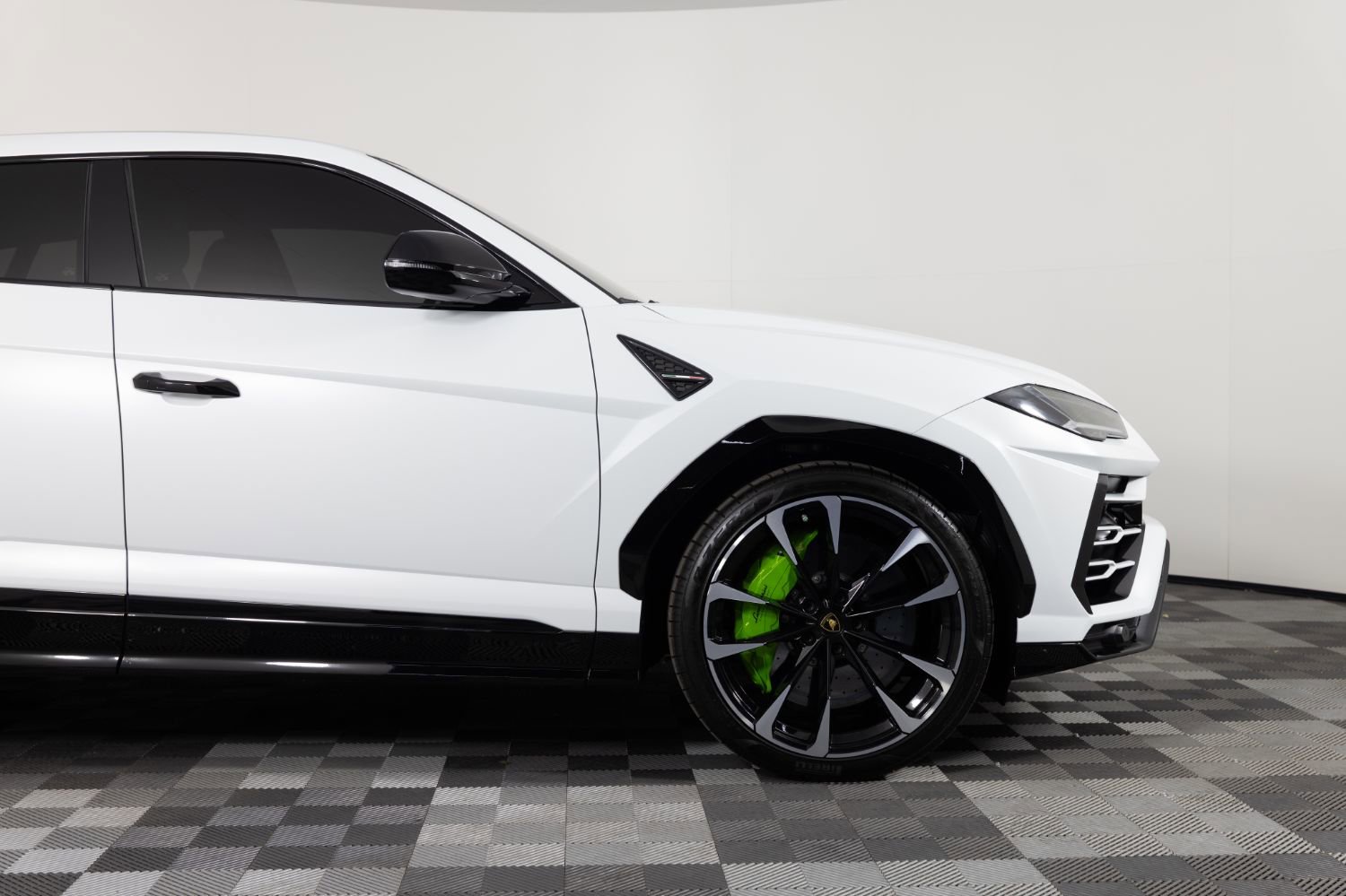 Used 2021 Lamborghini Urus AWD/4WD image 15