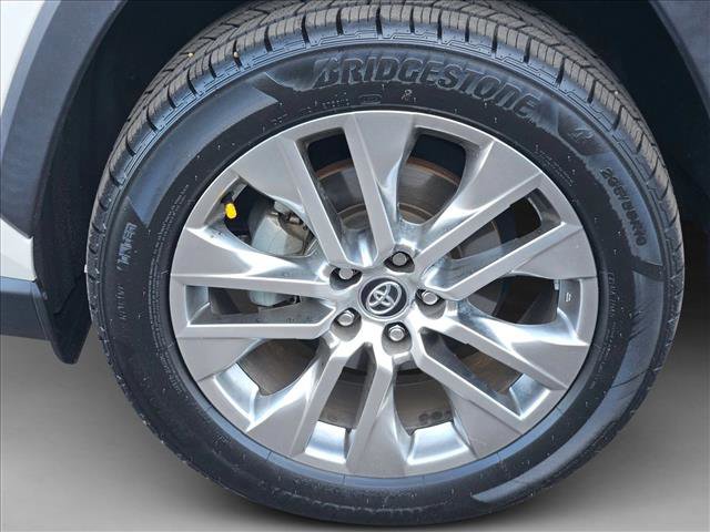 Used 2020 Toyota RAV4 Limited image 22