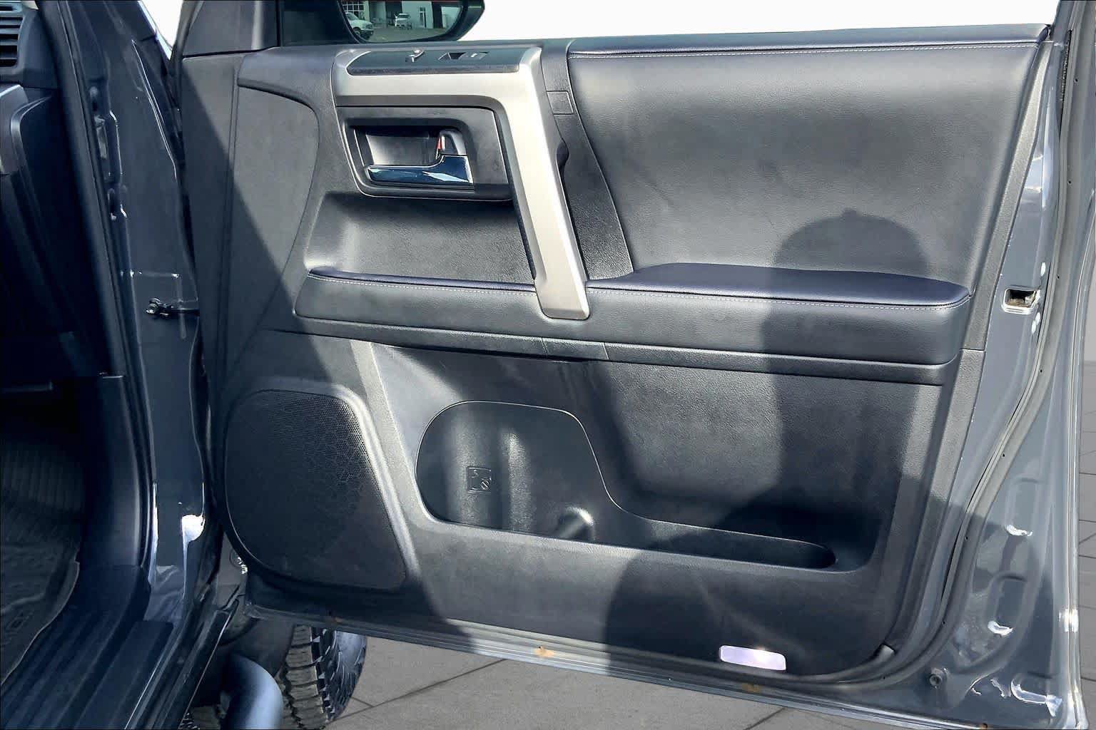 Used 2024 Toyota 4Runner SR5 Premium w/ Moonroof Package AWD/4WD image 23