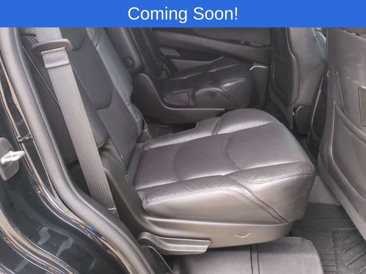 Used 2020 Cadillac Escalade Luxury w/ Escalade Sport Edition AWD/4WD image 20