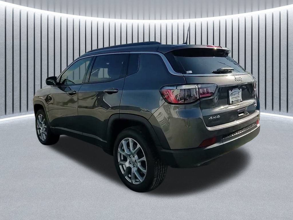 Used 2023 Jeep Compass Latitude AWD/4WD image 14
