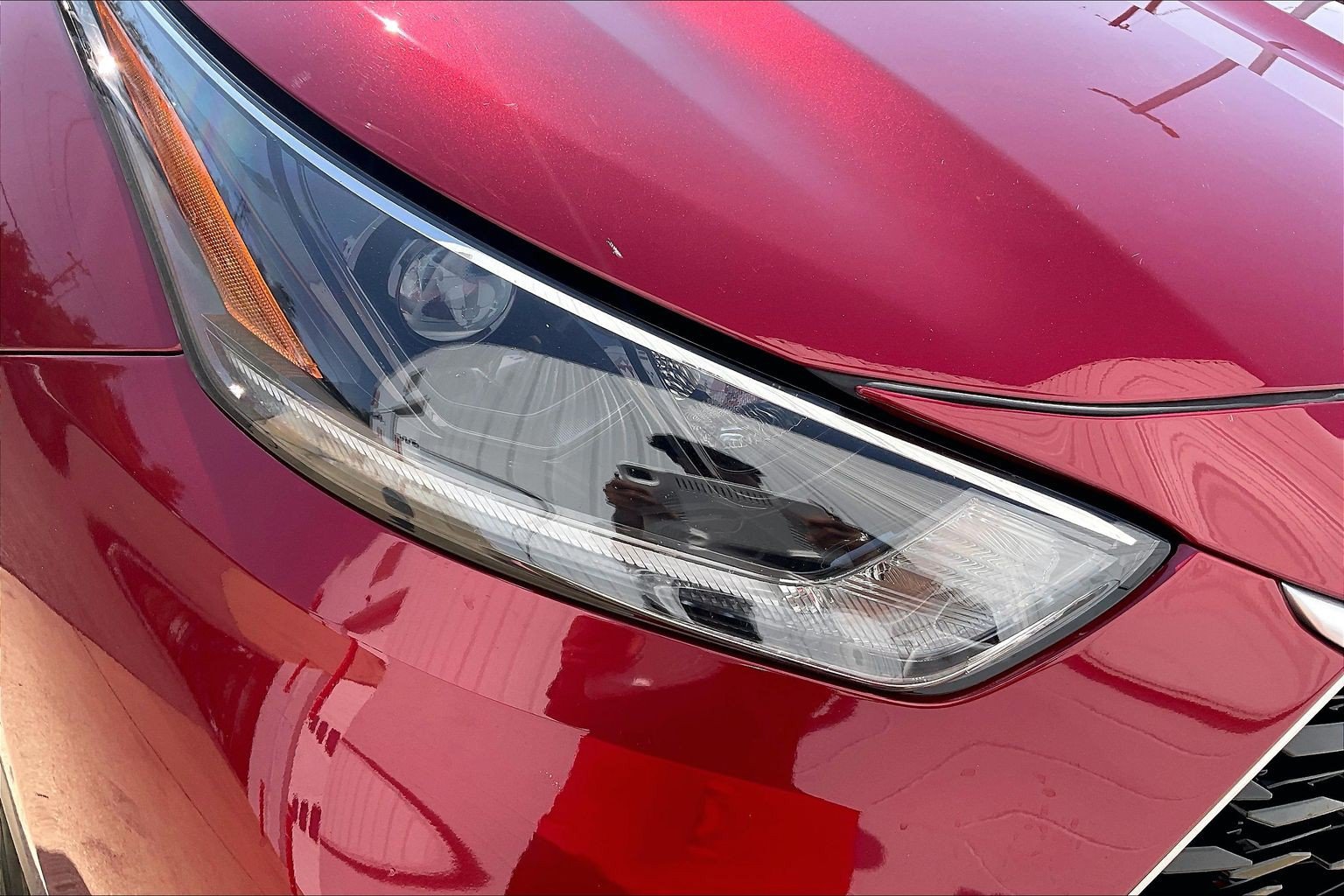 Used 2021 Toyota Highlander XLE AWD/4WD image 34