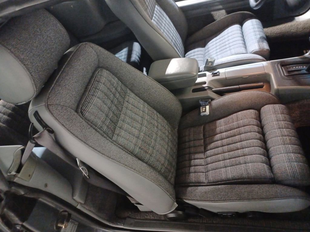 Used 1988 Ford Mustang GT image 23