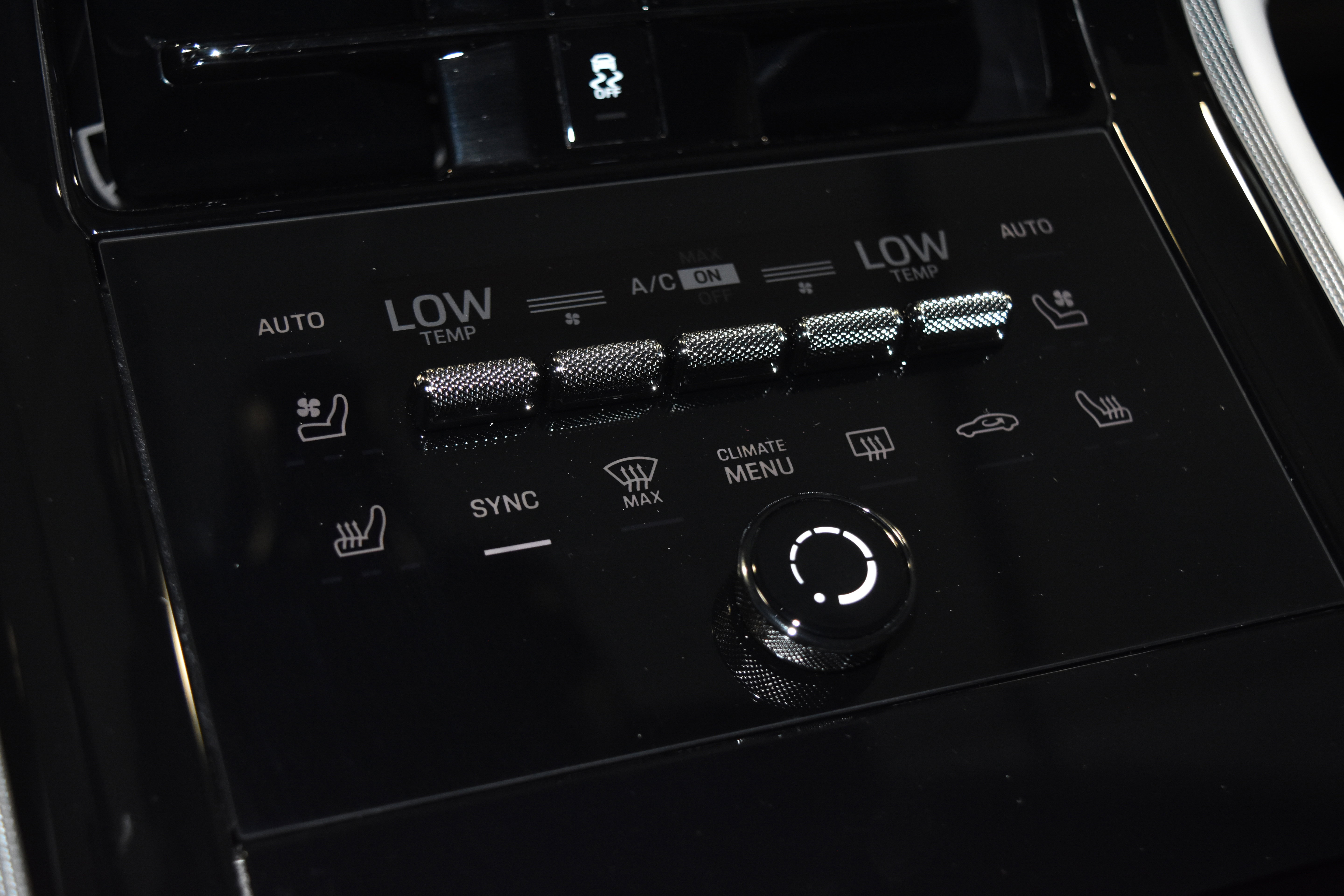 New 2025 Porsche Panamera 4 image 15