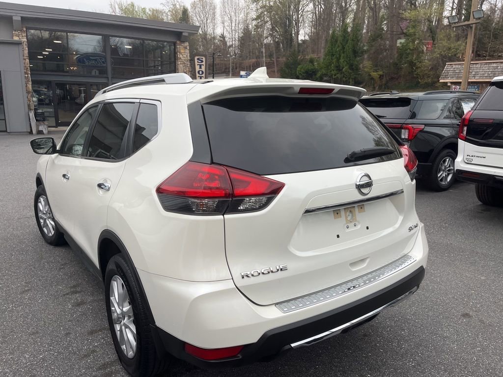 Used 2018 Nissan Rogue SV image 13
