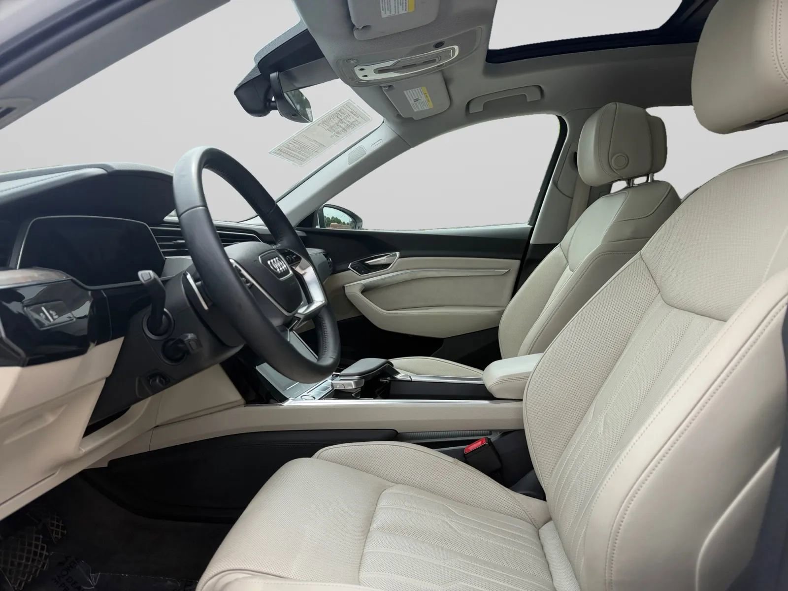 Used 2019 Audi e-tron Prestige AWD/4WD image 17