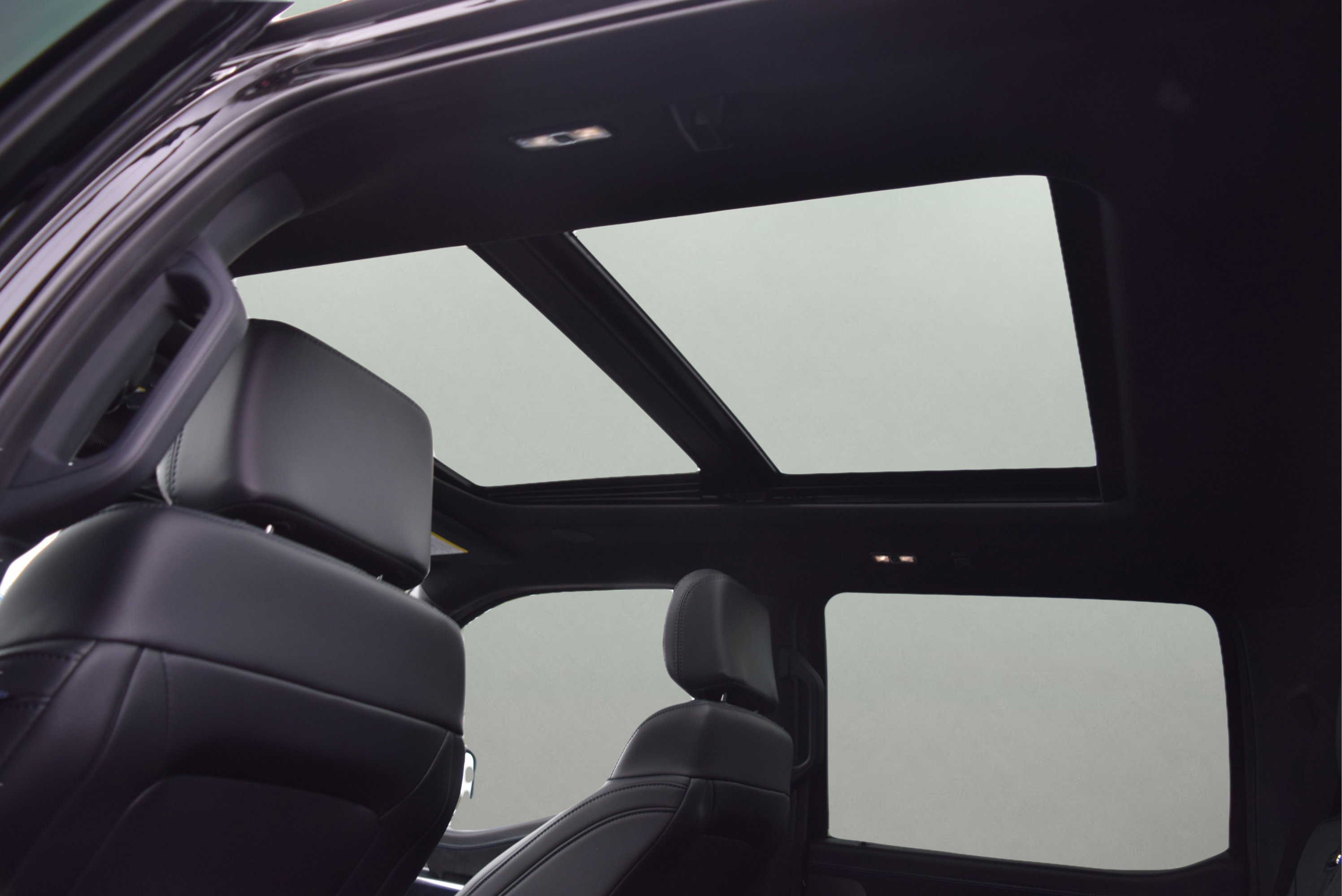 Used 2025 Ford F150 Platinum w/ Equipment Group 702A High image 10