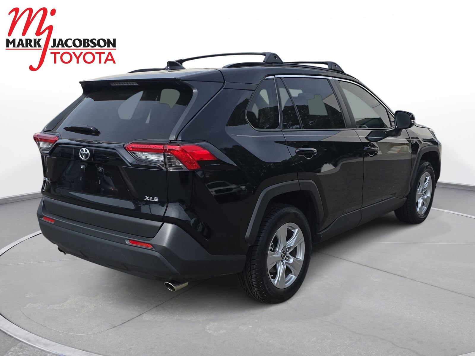Used 2019 Toyota RAV4 XLE FWD image 8