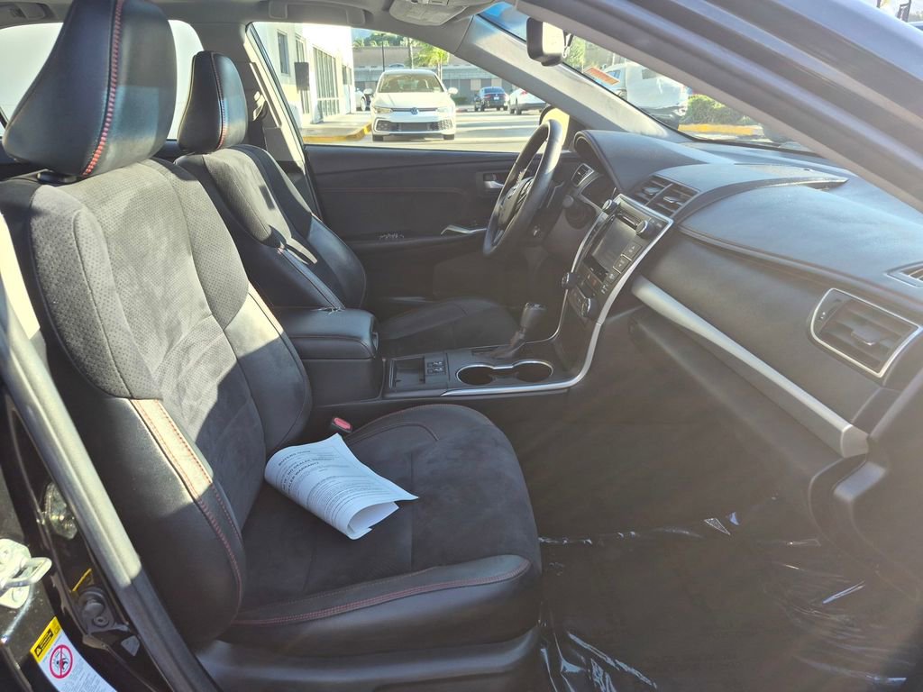 Used 2016 Toyota Camry XSE image 22