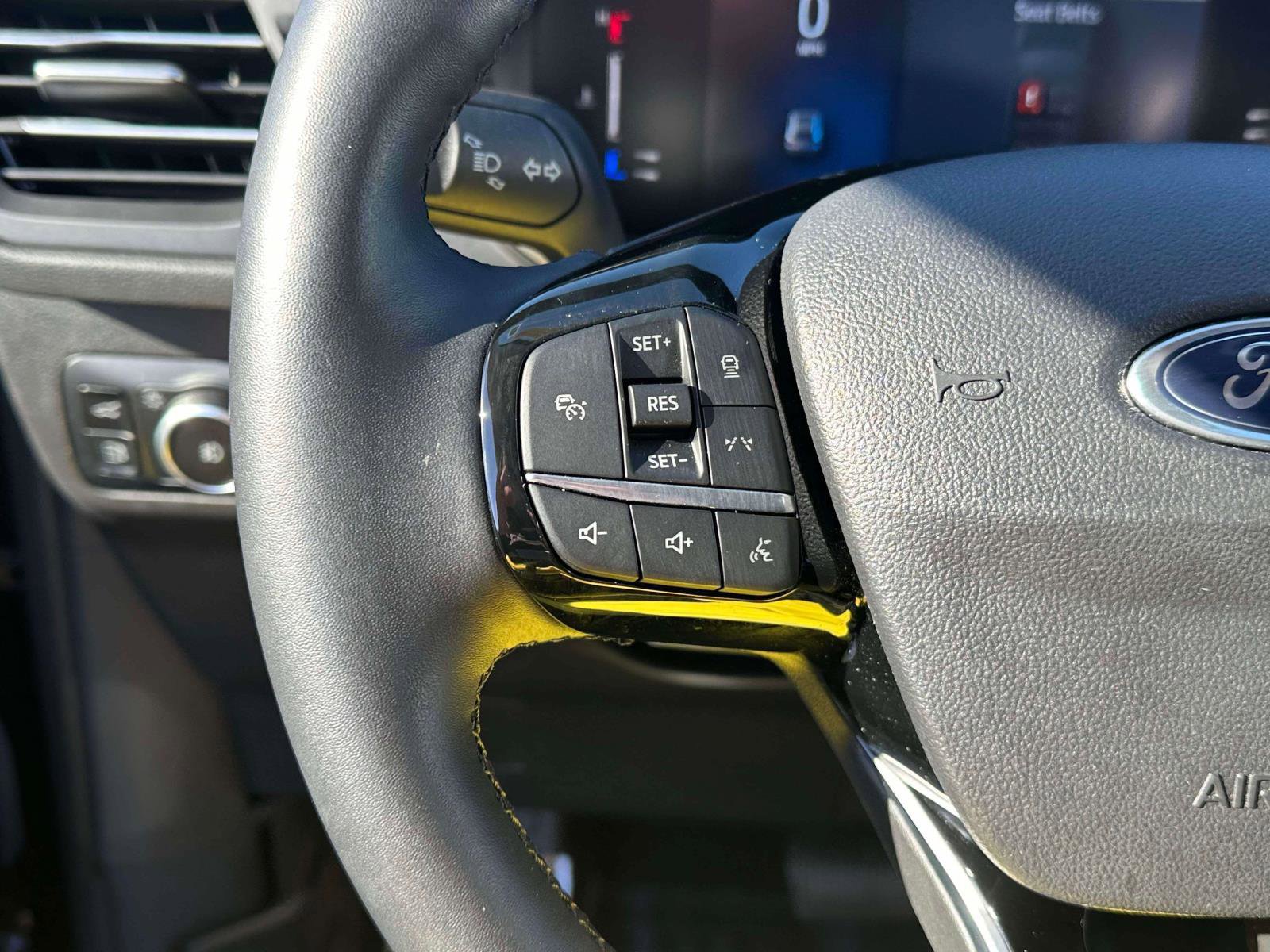 Used 2024 Ford Escape SE image 21