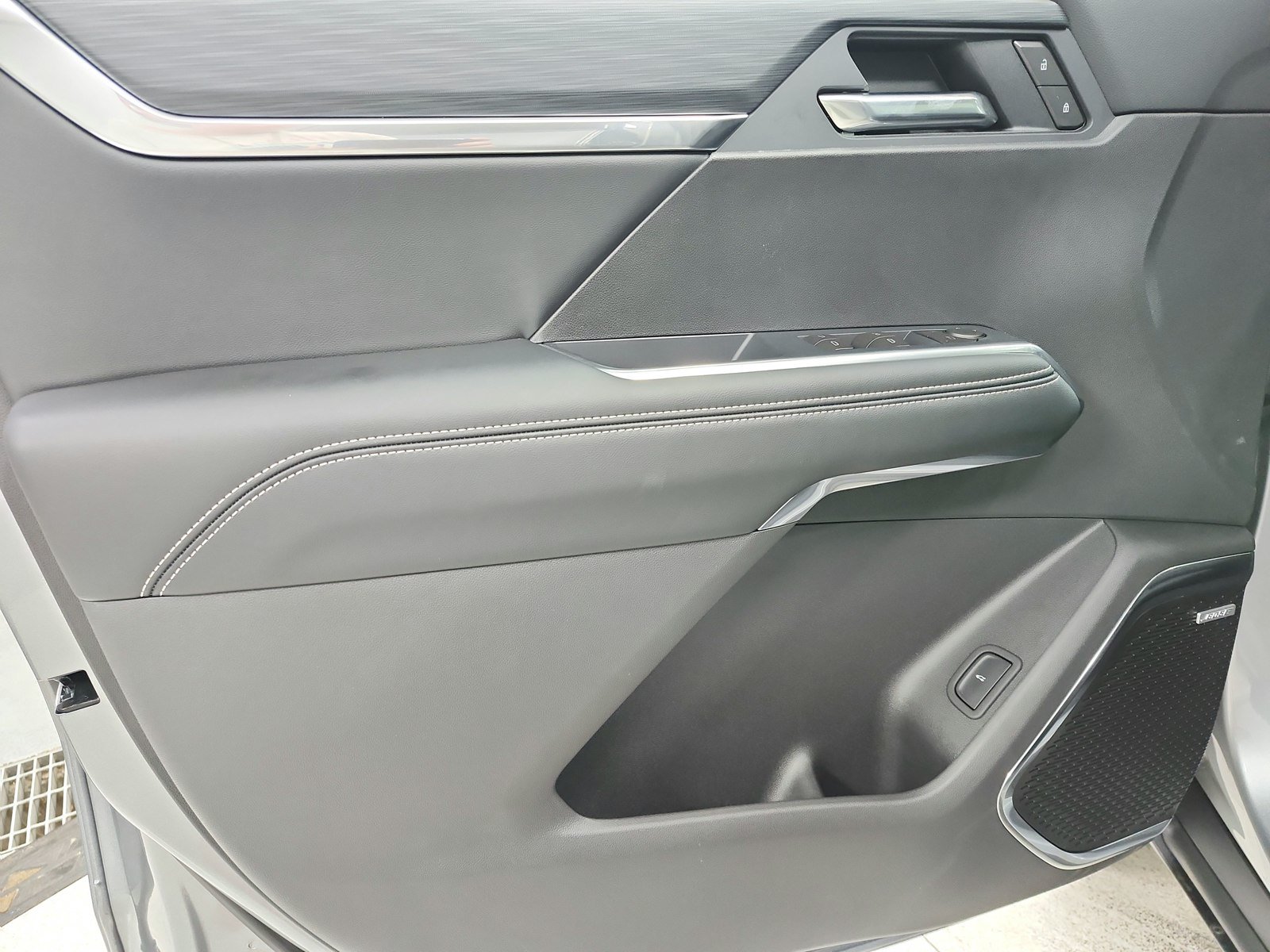 New 2027 GMC Acadia Elevation w/ Elevation Premium Package AWD/4WD image 36