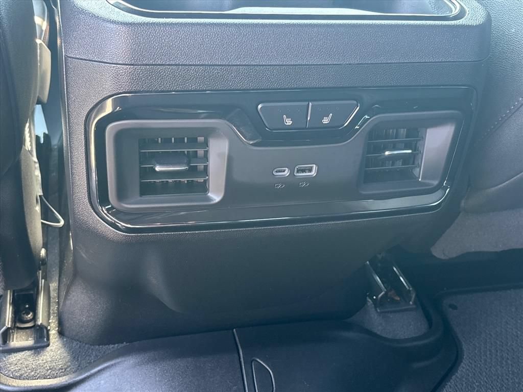 Used 2025 GMC Sierra 2500 AT4 w/ Technology Package AWD/4WD image 22