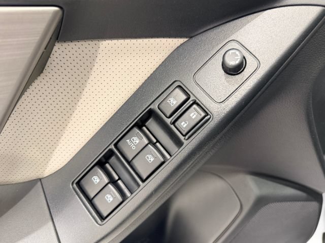 Used 2016 Subaru Forester 2.5i Touring w/ Eyesight & Navigation System AWD/4WD image 39