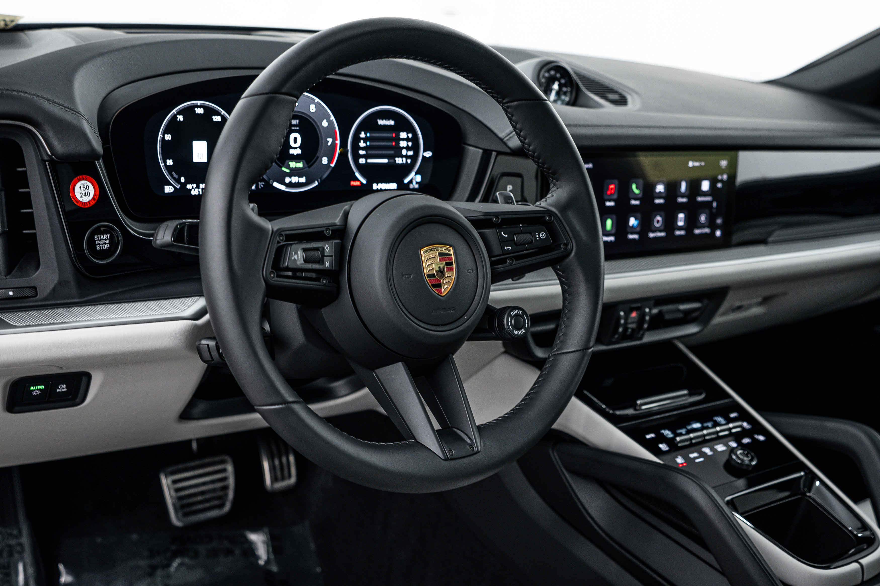 Certified 2025 Porsche Cayenne S image 14