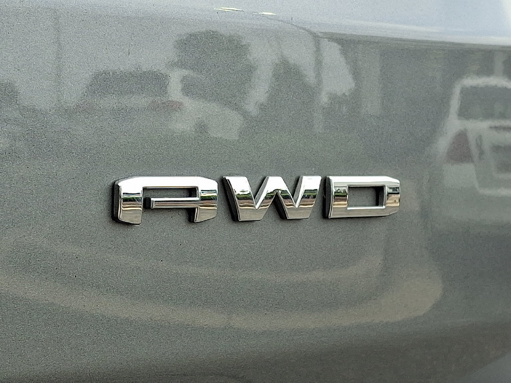 Used 2023 GMC Terrain SLE w/ Driver Convenience Package AWD/4WD image 30