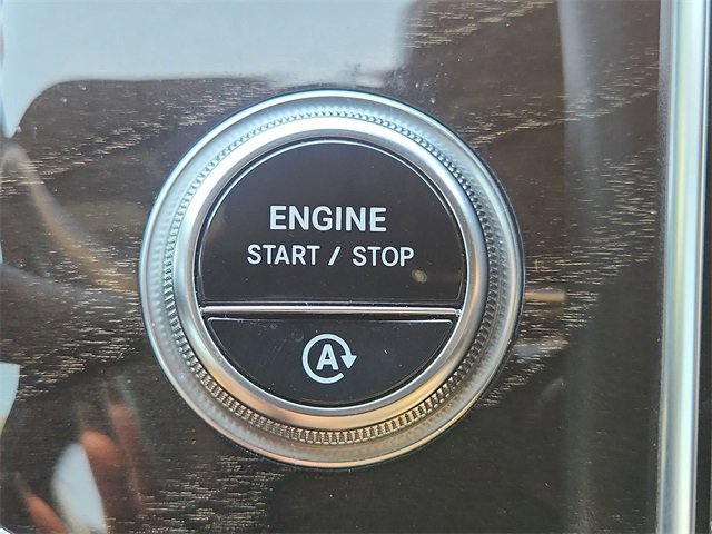 Used 2024 Mercedes-Benz GLC 300 4MATIC image 16