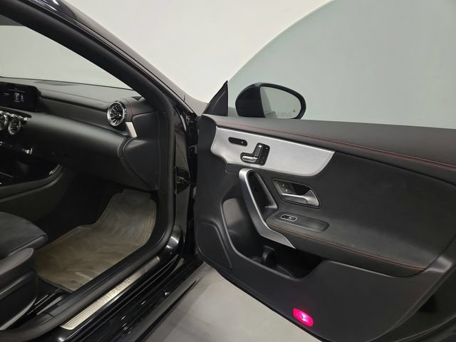 Used 2023 Mercedes-Benz CLA 250 image 26