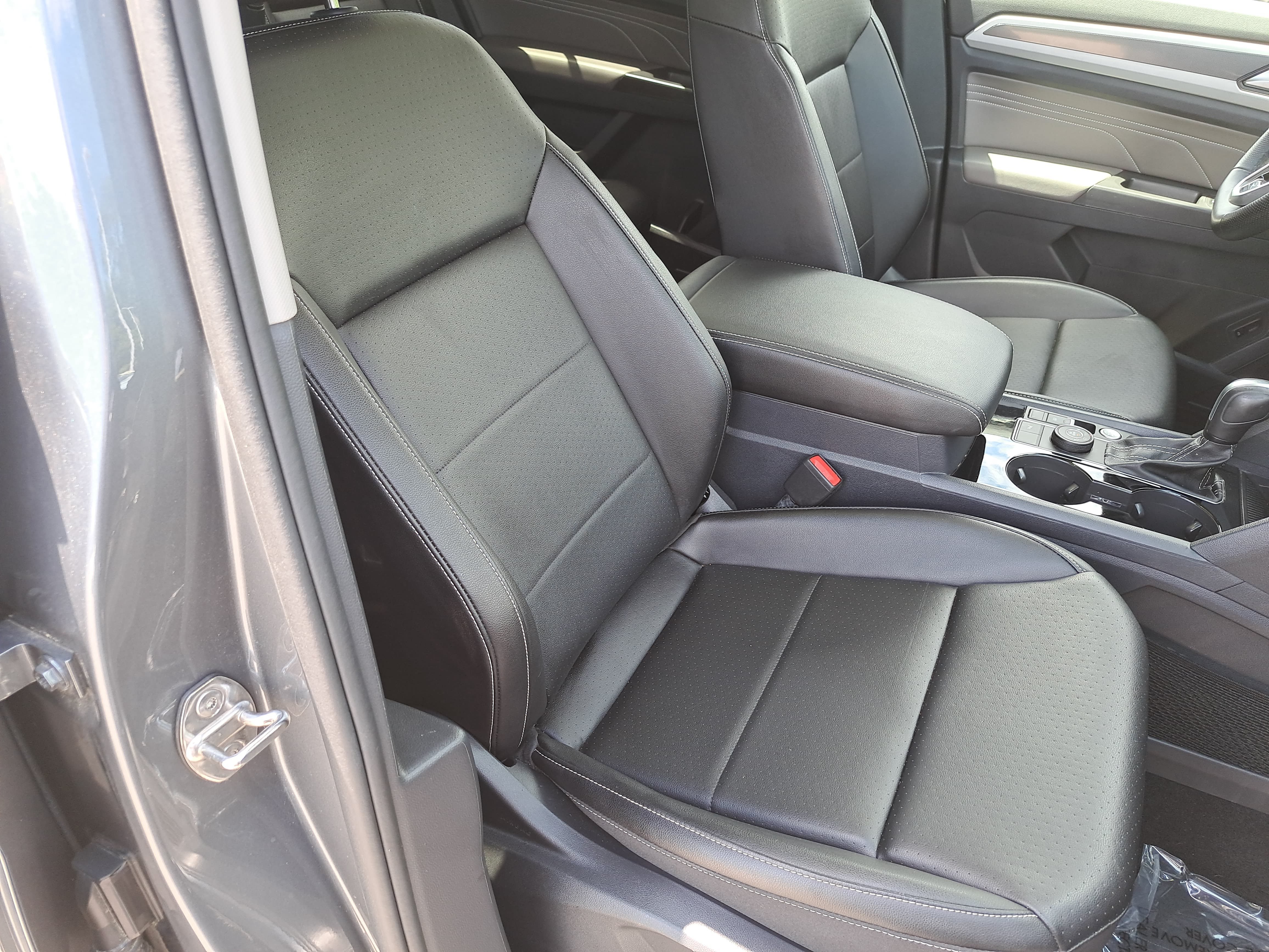 Certified 2022 Volkswagen Atlas SEL R-Line AWD/4WD image 10