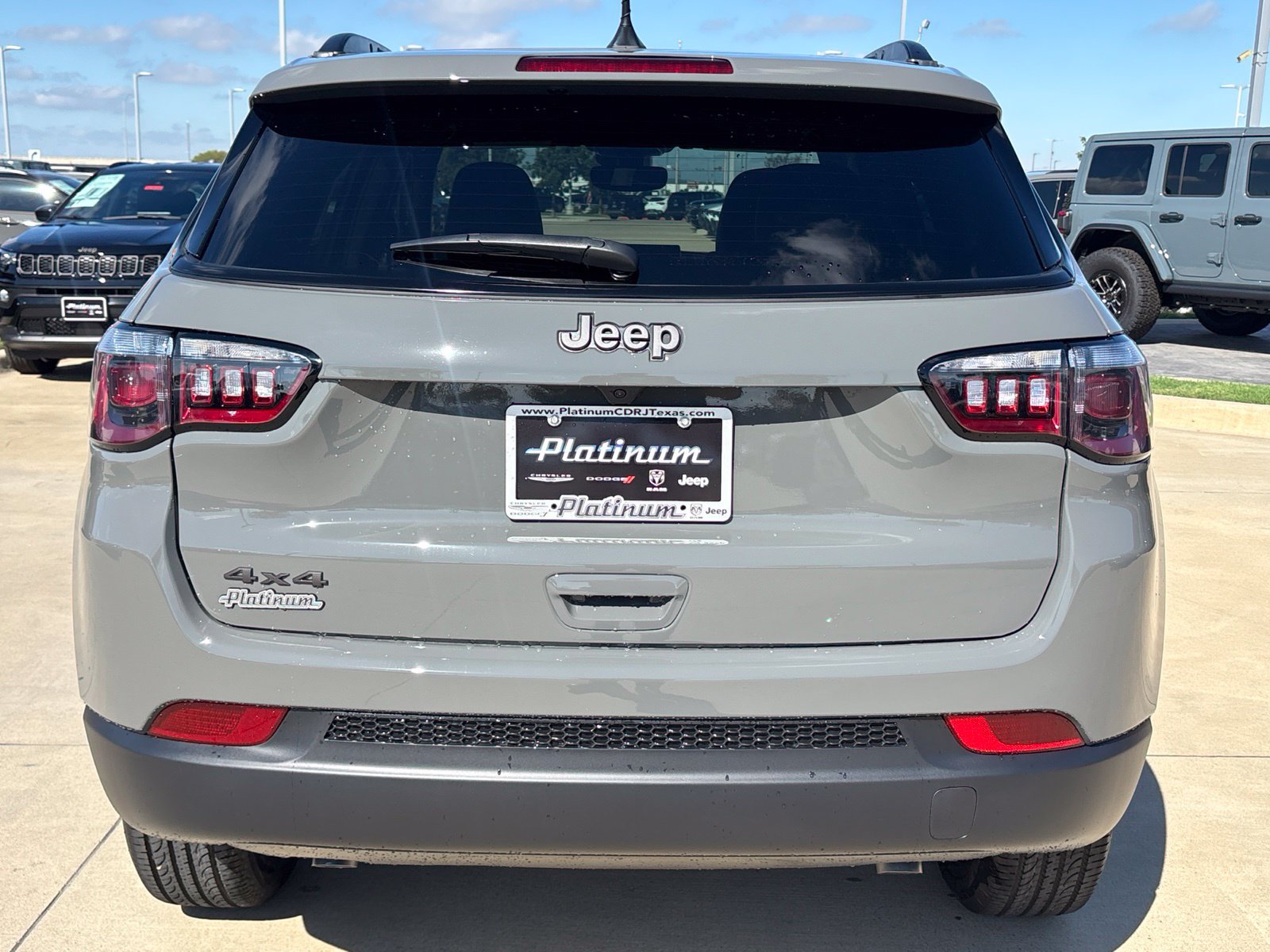 New 2027 Jeep Compass Latitude AWD/4WD image 4