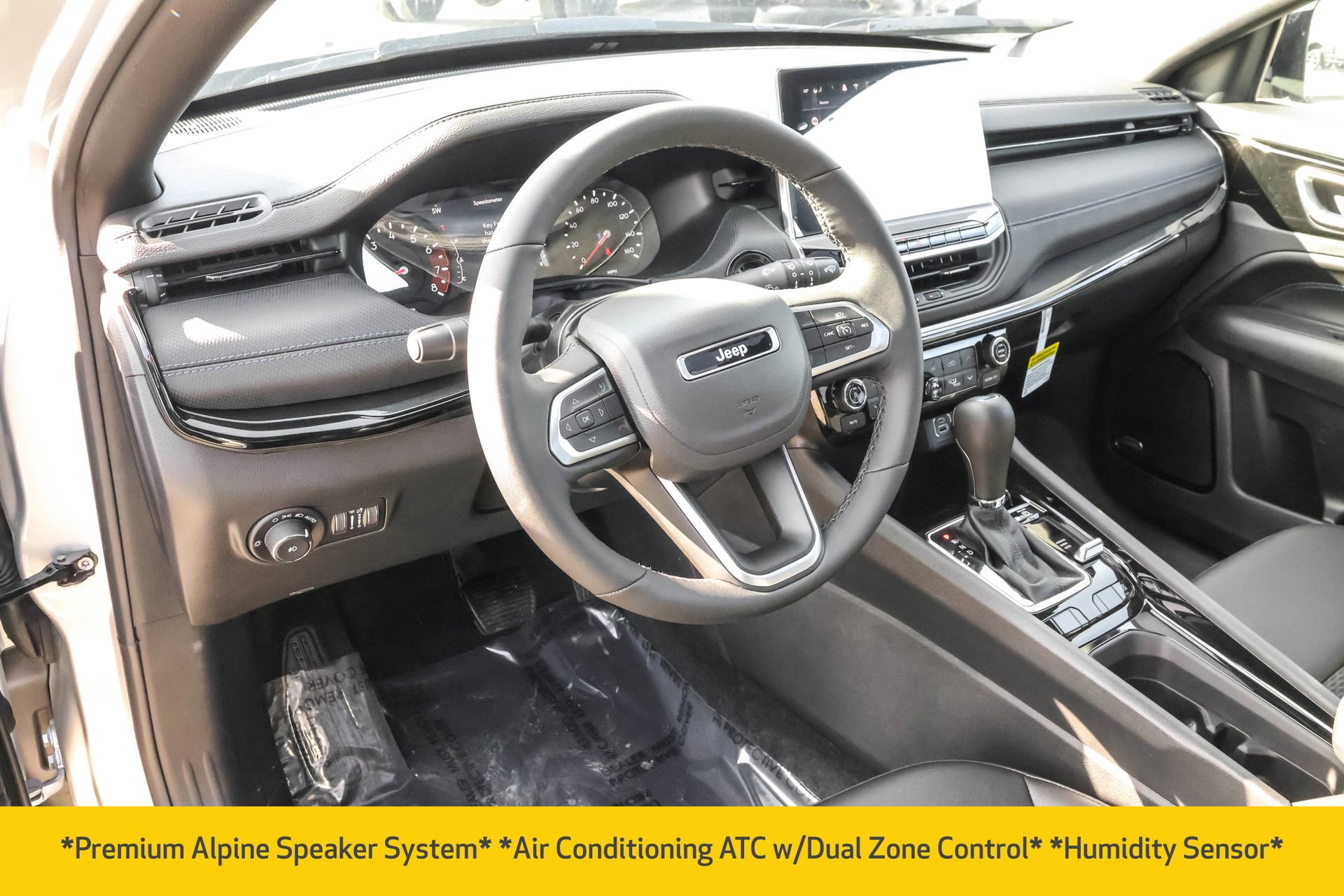 New 2025 Jeep Compass Latitude w/ Sun & Sound Group AWD/4WD image 5