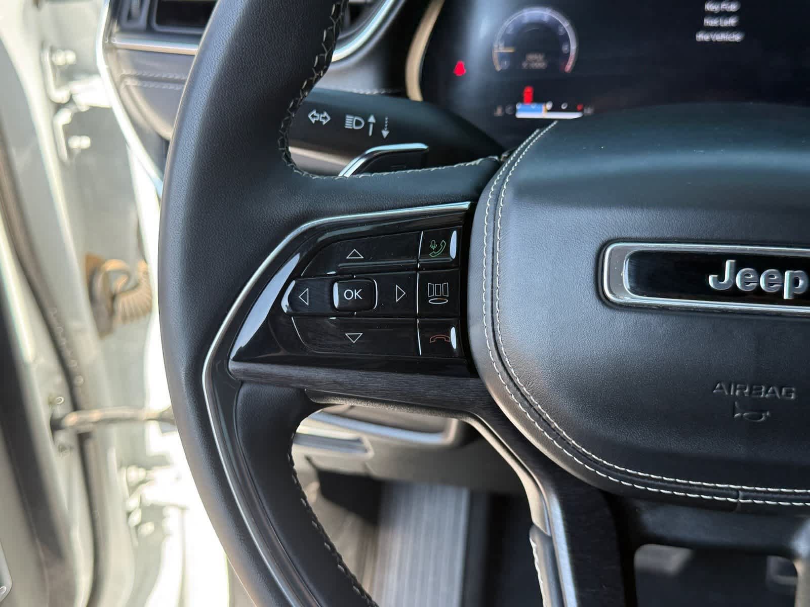 Used 2023 Jeep Grand Cherokee L Overland AWD/4WD image 17