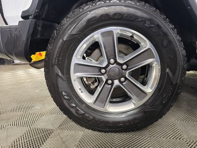 Used 2022 Jeep Wrangler Unlimited Sahara w/ Cold Weather Group image 21
