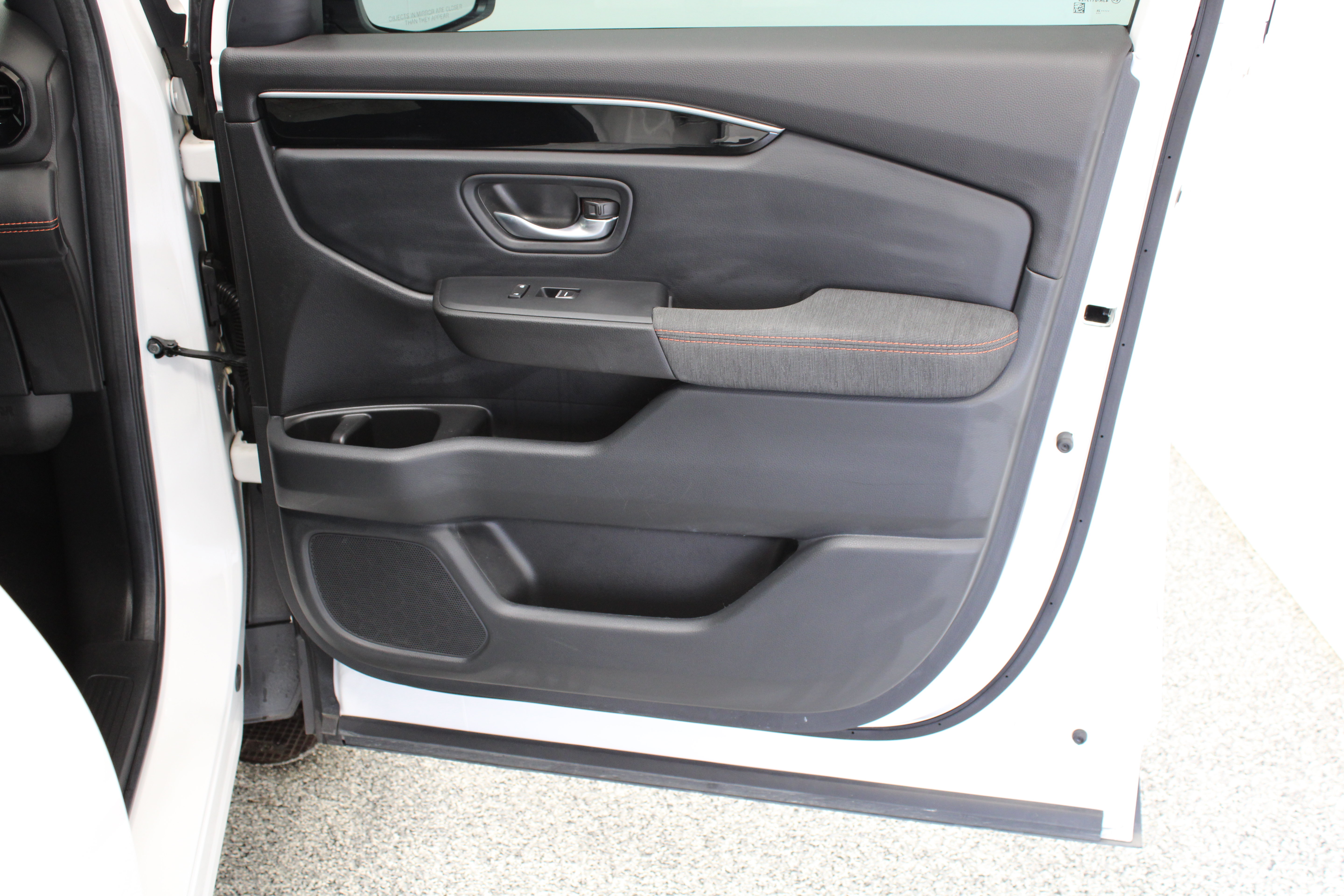 Used 2025 Honda Pilot Sport image 36