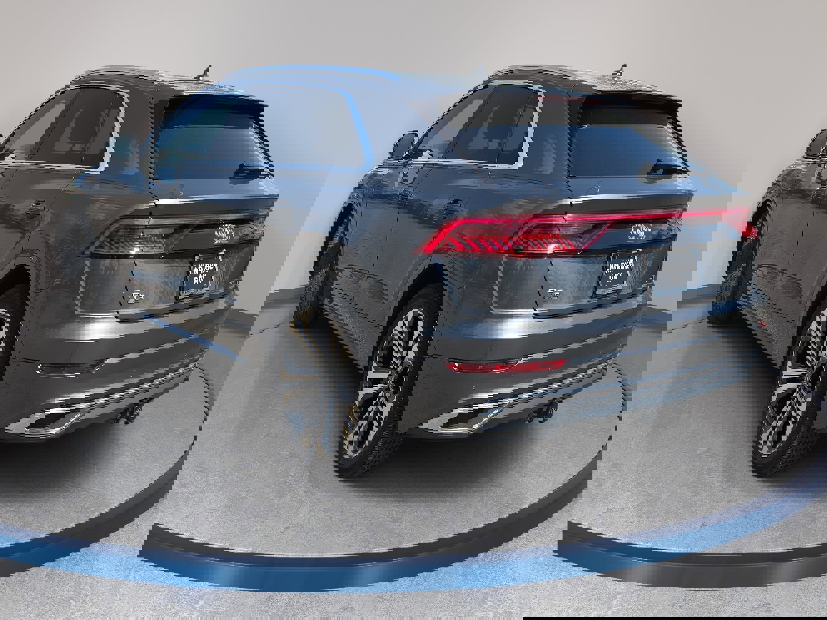 Used 2019 Audi Q8 Prestige image 7