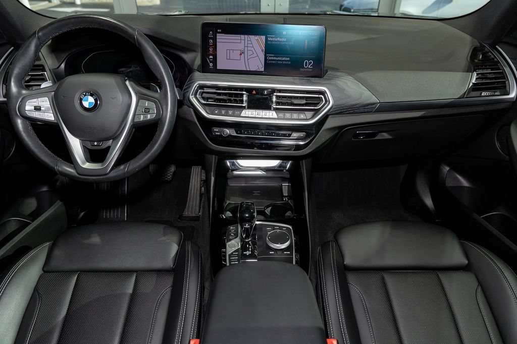 Used 2023 BMW X3 xDrive30i w/ Premium Package AWD/4WD image 2